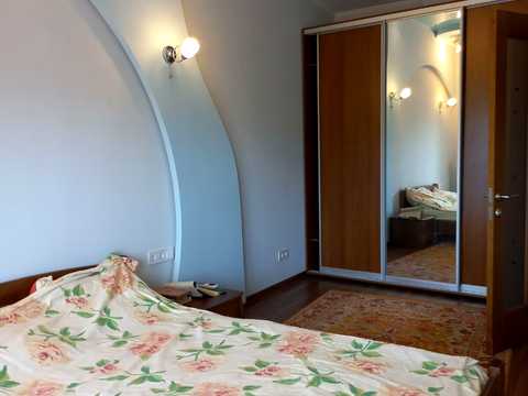 будинок за адресою с. Грибівка, Приморська, 3