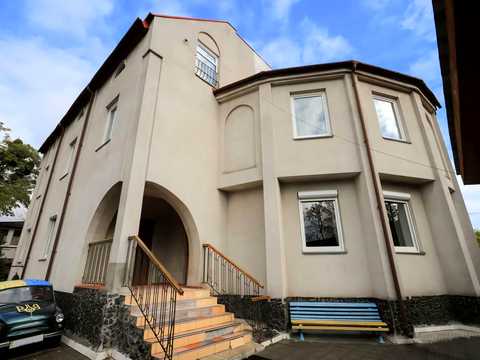 комерційна за адресою Черняховського вул., 36