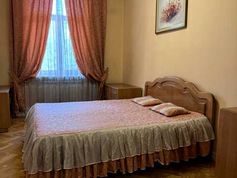 квартира за адресою Вʼячеслава Чорновола просп. (), 1