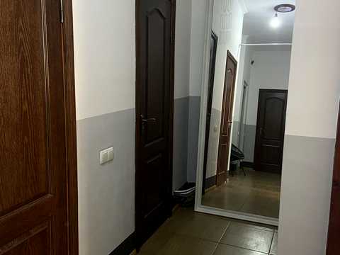 коммерческая по адресу Гната Хоткевича ул. (Червоногвардійська), 8