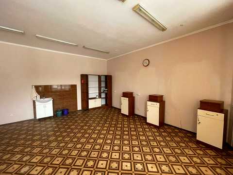 коммерческая по адресу Леся Курбаса ул., 7