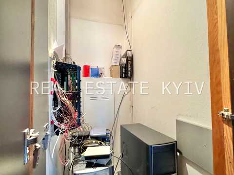 комерційна за адресою Івана Федорова вул., 12
