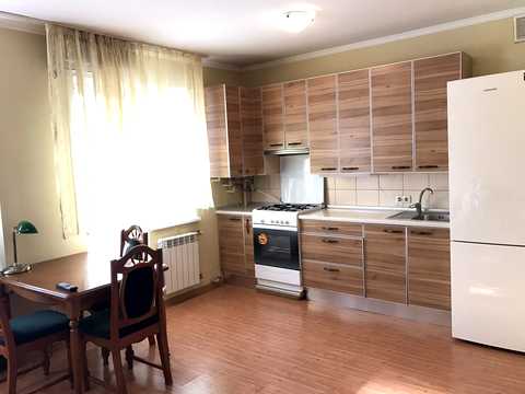 квартира за адресою рильського