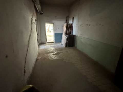 комерційна за адресою смт. Великі Бірки, Шкільна вул., 1