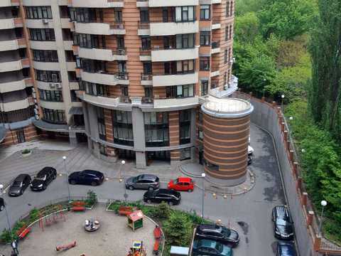 паркоместо по адресу Леси Украинки бульв., 7-Б