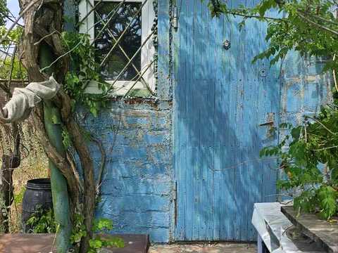 участок по адресу Центральна, 123