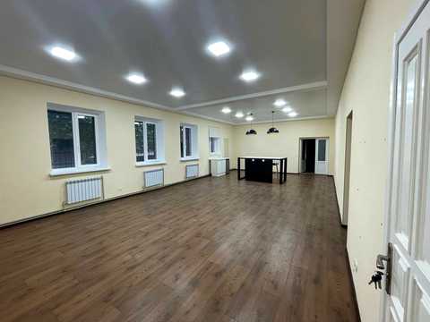 коммерческая по адресу Нарвская ул., 19