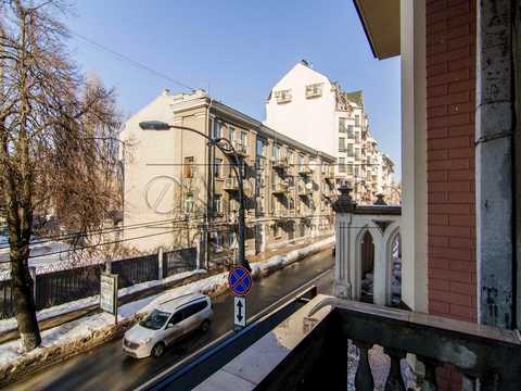 комерційна за адресою Шовковична вул., 21
