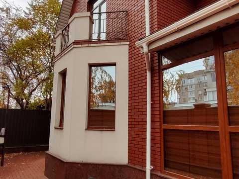 будинок за адресою Івана Огієнка вул.