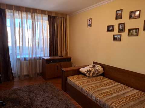 квартира за адресою Степана Бандери просп., 70