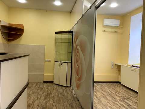 комерційна за адресою Римарська вул., 15