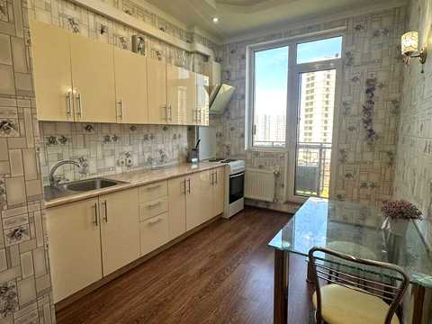 квартира за адресою Перлинна вул., 3