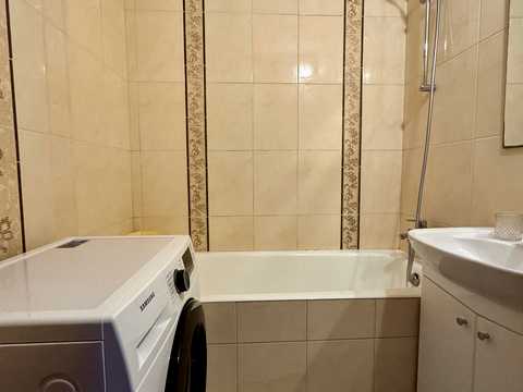 квартира за адресою Каштанова вул., 14-А