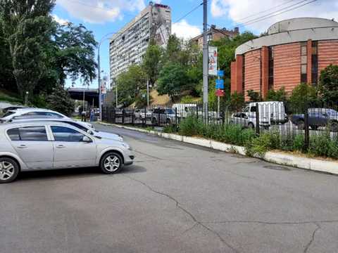 коммерческая по адресу Николая Михновского бульв. (Дружбы народов), 38