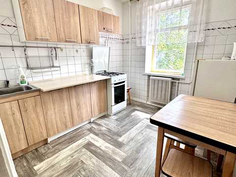 квартира за адресою Верховинна вул., 18