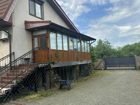 будинок за адресою с. Пряжів, Хмельницького, 47