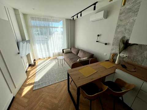 квартира по адресу Салютная ул., 2