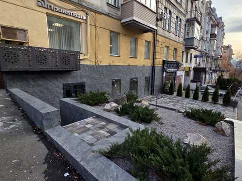 коммерческая по адресу Саксаганского ул., 61