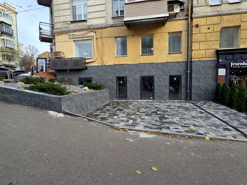 коммерческая по адресу Саксаганского ул., 61