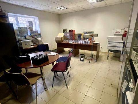 комерційна за адресою Науки просп., 33а