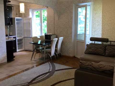 квартира за адресою Верховної Ради бульв., 27-Б