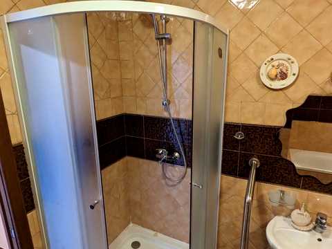квартира за адресою Дніпровська набережна вул., 19-А