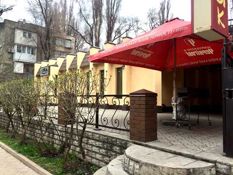комерційна за адресою Дениса Комара вул. (Стрєльникова), 29