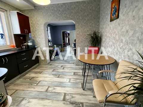 квартира за адресою Салютна вул., 21