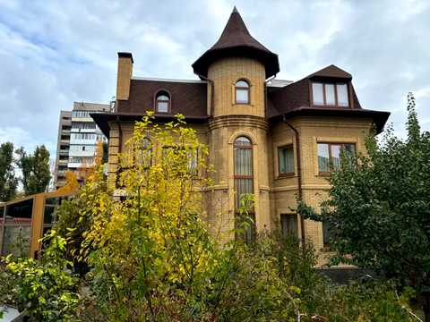 будинок за адресою Ніла Армстронга вул. (Казакова)