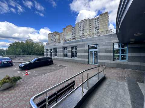 комерційна за адресою Миколи Ушакова вул., 1-Д