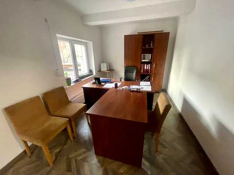 комерційна за адресою Науки просп., 33а