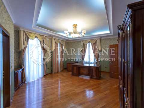 комерційна за адресою Андріївська вул., 7