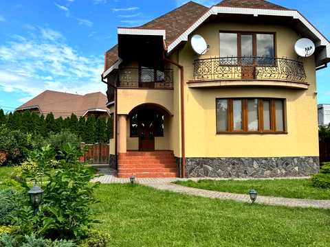 будинок за адресою набережна Незалежності вул.