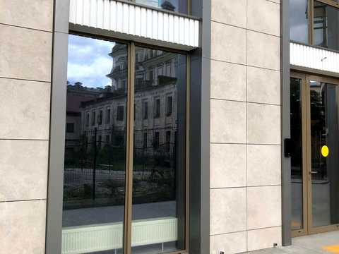комерційна за адресою Набережно-Хрещатицька вул., 21