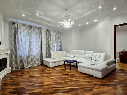 квартира за адресою Небесної Сотні вул., 38