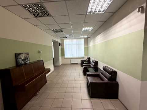 комерційна за адресою Дмитрівська вул., 75