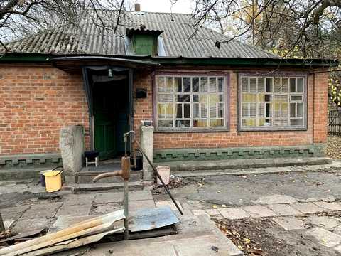 будинок за адресою Центральна, 1