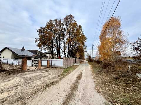 участок по адресу Балабуєва, 18