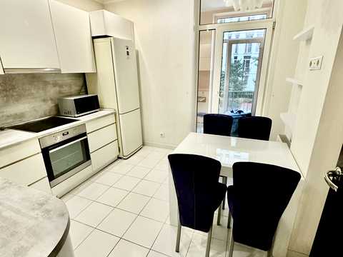 квартира за адресою Регенераторна вул., 4 к12