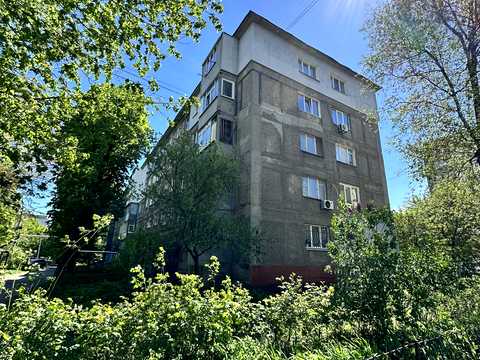 квартира по адресу Строителей ул., 22
