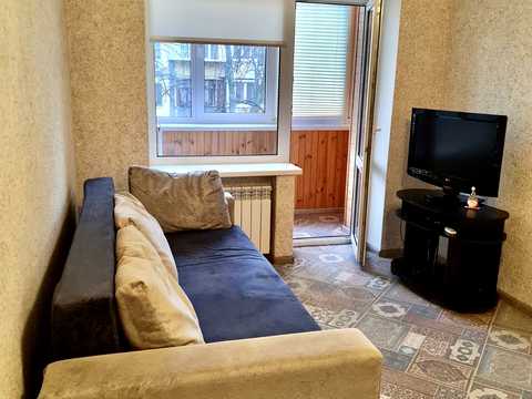 квартира по адресу Салютная ул., 19