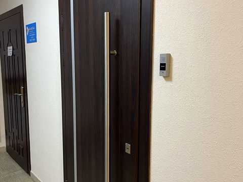 комерційна за адресою Золотоустівська вул., 30