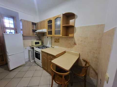 квартира за адресою Кирила і Мефодія вул., 21