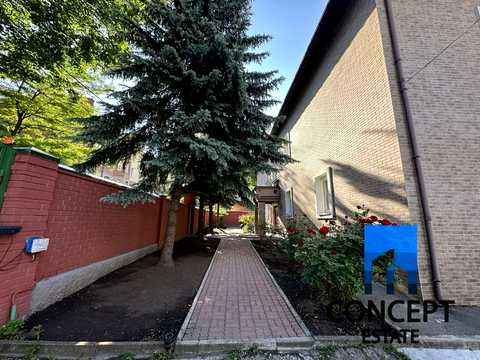 комерційна за адресою Робоча вул., 9
