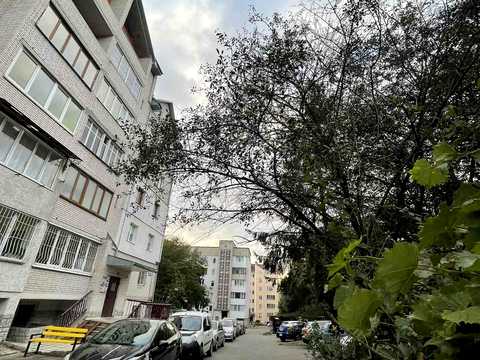 квартира за адресою Довженка вул., 19