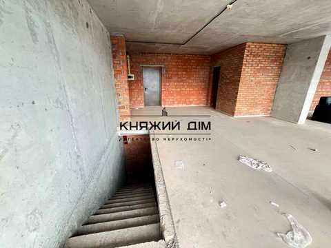 комерційна за адресою Дніпровська набережна вул., 17В