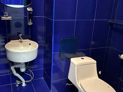 комерційна за адресою Турівська вул., 31
