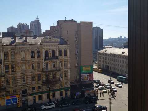 комерційна за адресою Дмитрівська вул., 18/24