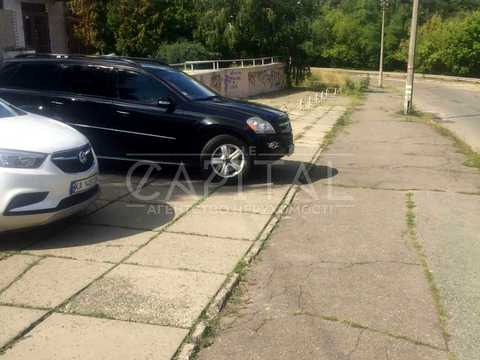 комерційна за адресою Київ, Лук'янівська вул., 1