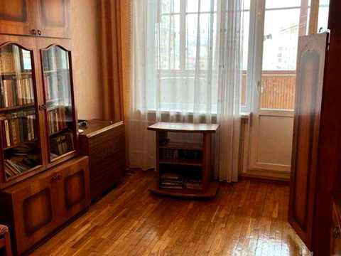 квартира за адресою Анни Ахматової вул., 21